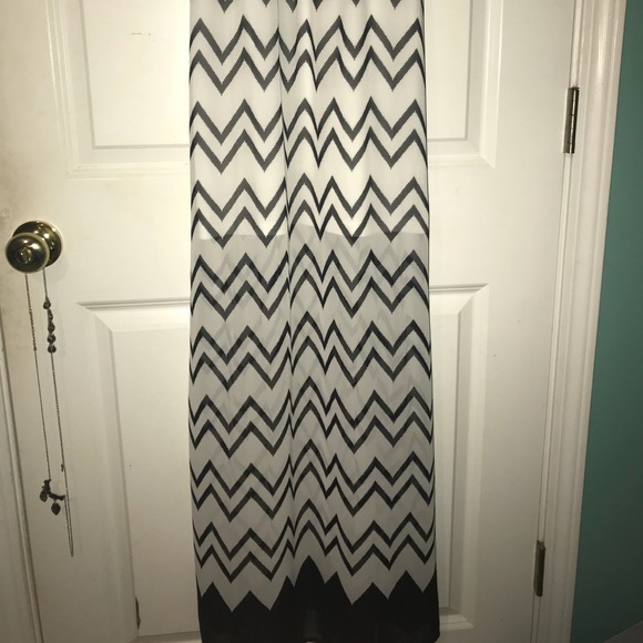 Chevron Maxi Dress! - Picture 3 of 6